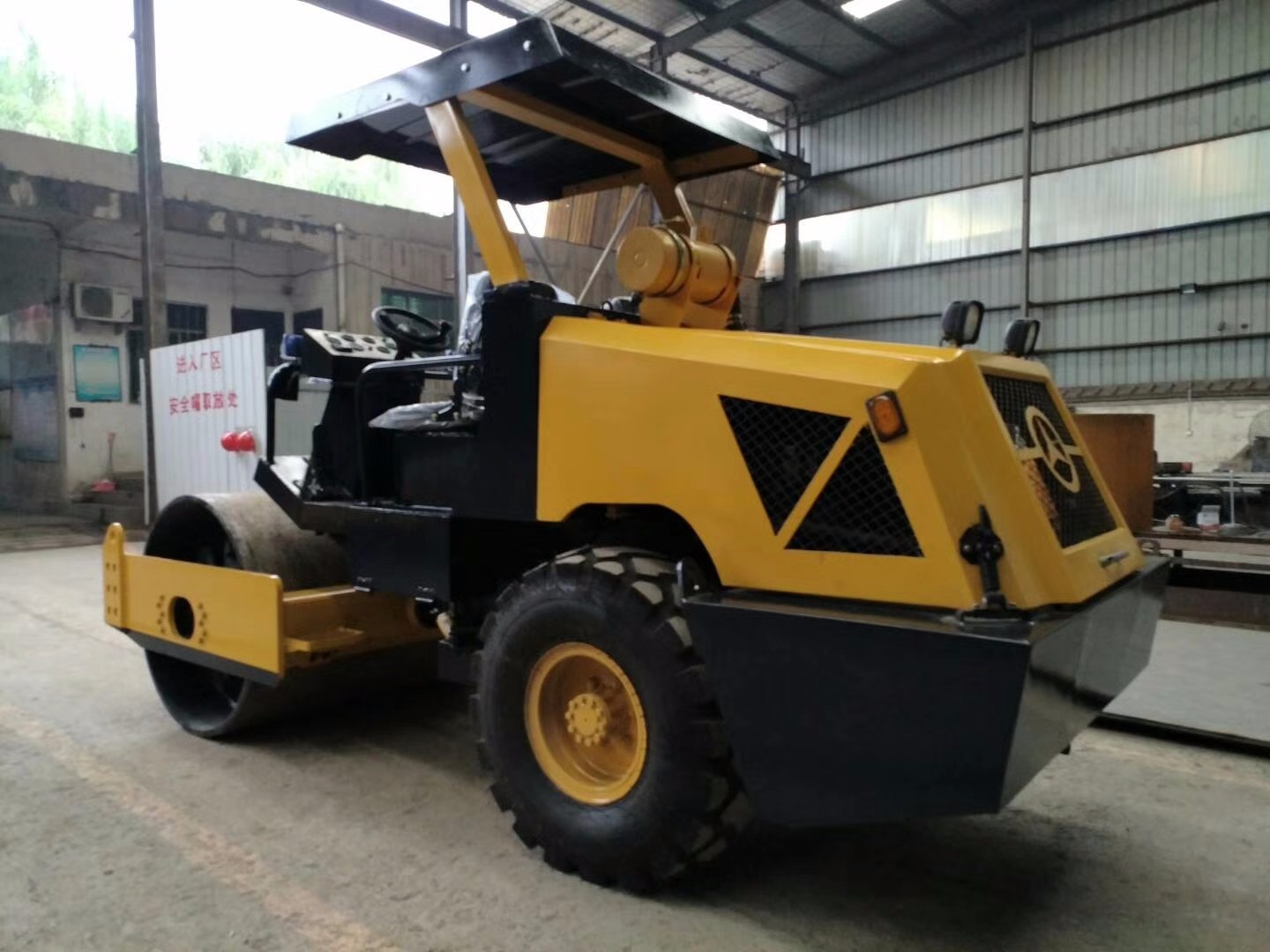 6噸壓路機 洛陽冠道機械