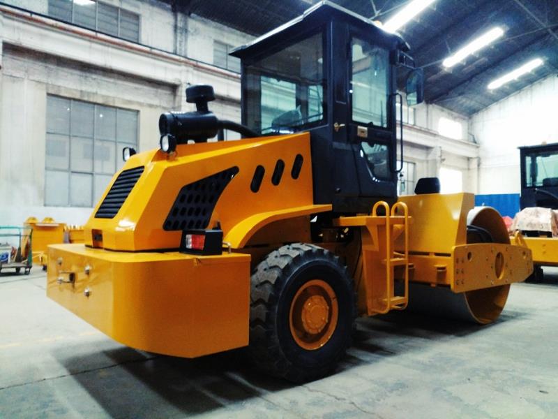 LG606H單鋼輪振動(dòng)單驅(qū)全液壓壓路機(jī)_6噸壓路機(jī)-6噸壓路機(jī)-洛陽冠道機(jī)械有限公司 6噸壓路機(jī)