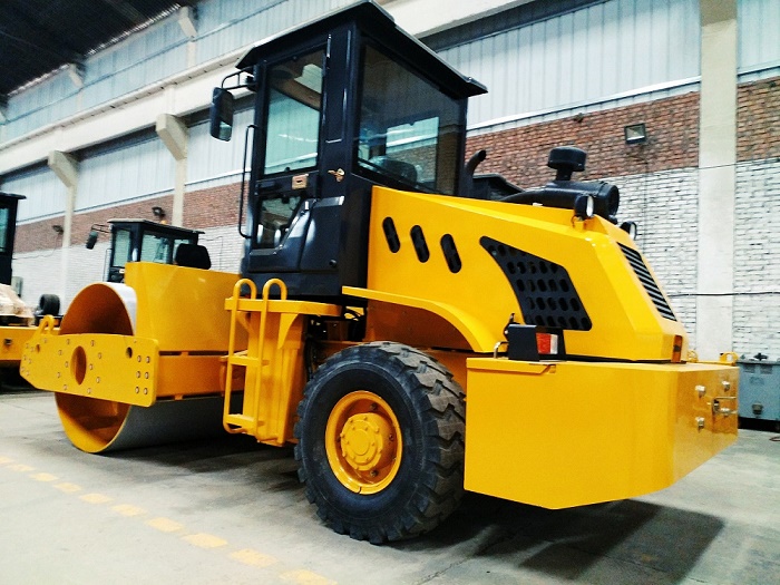 LG606H單鋼輪振動(dòng)單驅(qū)全液壓壓路機(jī)_6噸壓路機(jī)-6噸壓路機(jī)-洛陽冠道機(jī)械有限公司 6噸壓路機(jī)