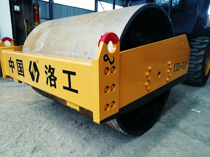 洛工5噸壓路機(jī).jpg 4噸壓路機(jī)