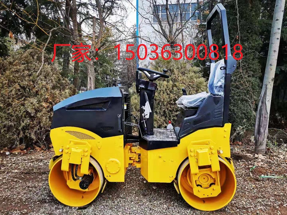洛陽1.5噸全液壓壓路機(jī) 洛陽1.5噸全液壓壓路機(jī)
